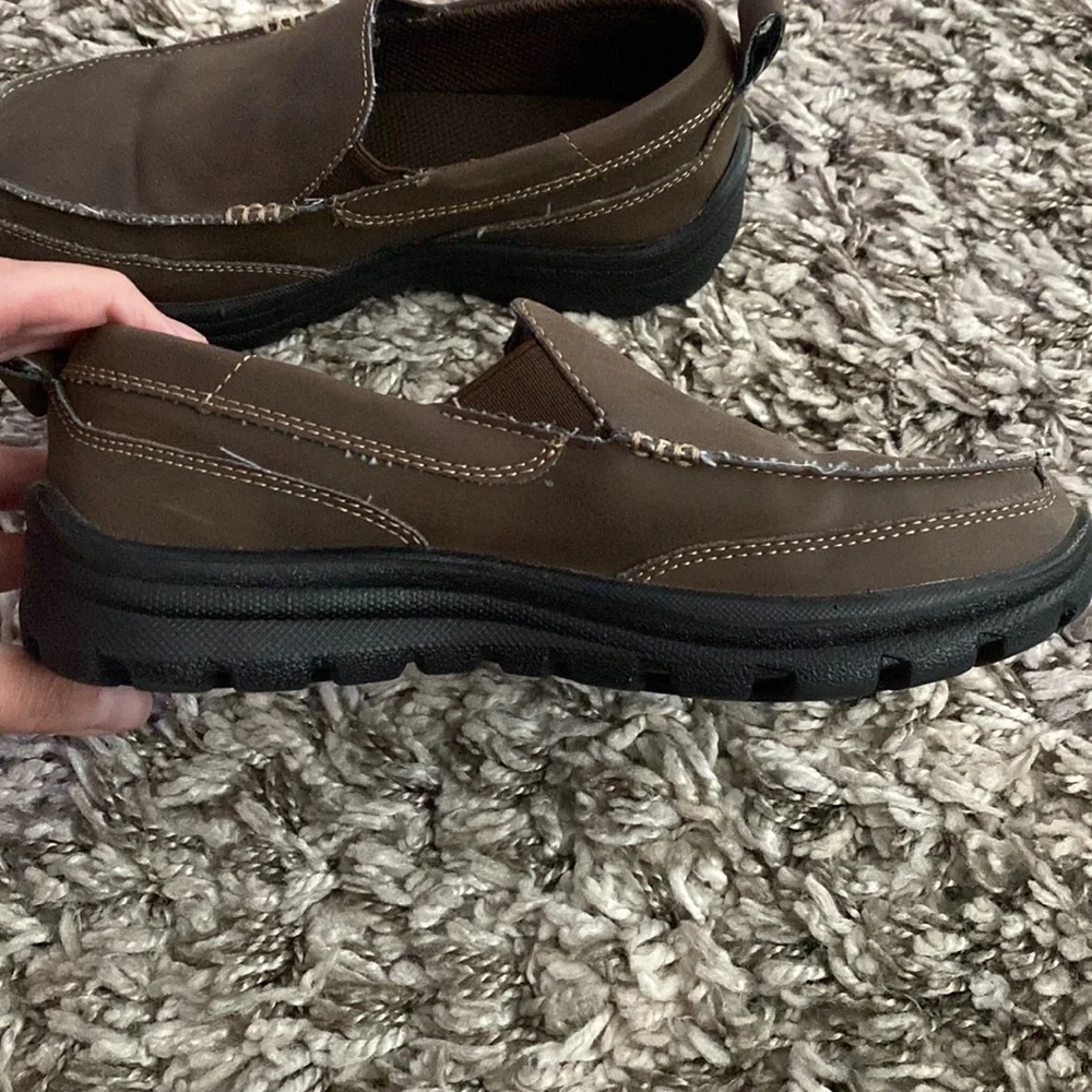 Boys size 2 dress shoes